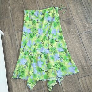 Sag Harbor fit/flair green pattern skirt. Size medium? Staggered hemline